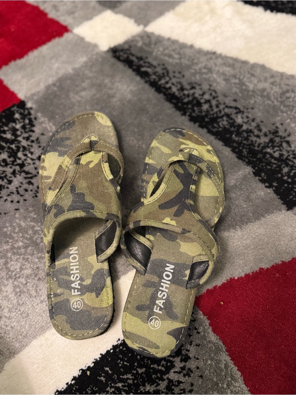 Women's Camo Slide Sandals - Olive Green